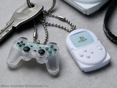 食玩「PlayStation/ミニチュアチャーム付きビスケット」，発売日が2月16日に決定。細部まで再現した精巧なミニチュアが付属