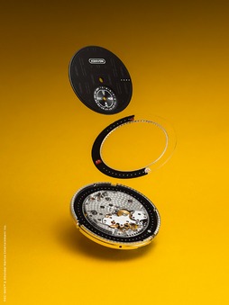 画像ギャラリー No.007のサムネイル画像 / Krayon，15本限定の「パックマン」高級腕時計を発表。文字盤でパックマンとゴーストが追いかけっこ，日が落ちるとゴーストが青ざめる