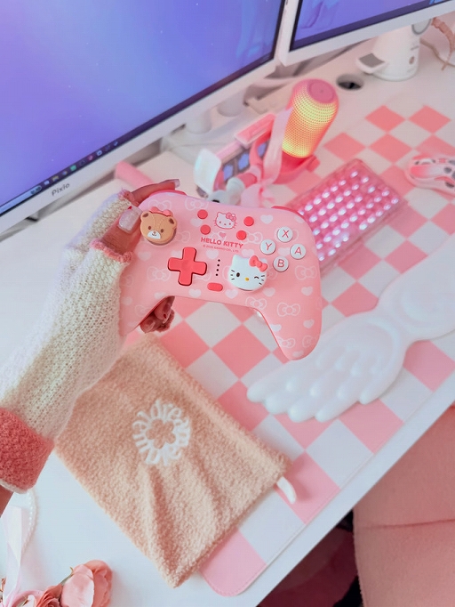 画像ギャラリー No.002のサムネイル画像 / 女性ゲーマーやPC作業をする人向けのニット手袋がクラウドファンディング中。保温性と操作性を両立させる指出し仕様で，長時間のプレイをサポート
