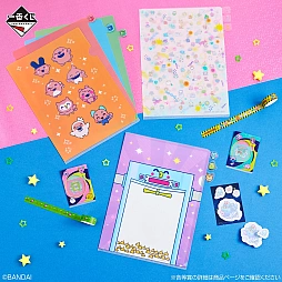 画像ギャラリー No.008のサムネイル画像 / 「一番くじ たまごっち〜ぐるぐる発見!Tamagotchi Paradise!〜」全ラインナップを公開。でかべびまるっちブランケットinクッションなどが登場
