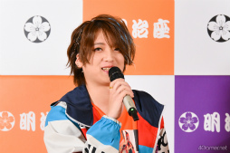 画像ギャラリー No.009のサムネイル画像 / 鬼太郎が下駄で花道を駆ける! 荒牧慶彦さんら豪華キャストで描く奇奇怪怪な世界――「舞台『ゲゲゲの鬼太郎2025』」ゲネプロレポート