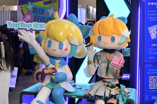 ���������꡼ No.002�Υ���ͥ������ / �������Υ���ǥ��������।�٥�ȡ�WePlay Expo 2025�פ����롣�����ܡ���Ÿ�����ZFX�פȹ�Ʊ���Ťǡ���쵬�Ϥ�1.5��Ķ�ˡ�WePlay2025��