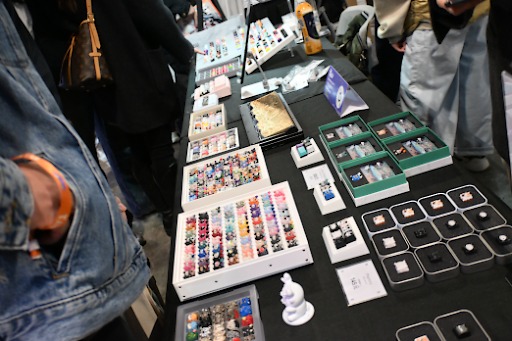 ���������꡼ No.035�Υ���ͥ������ / �������Υ���ǥ��������।�٥�ȡ�WePlay Expo 2025�פ����롣�����ܡ���Ÿ�����ZFX�פȹ�Ʊ���Ťǡ���쵬�Ϥ�1.5��Ķ�ˡ�WePlay2025��