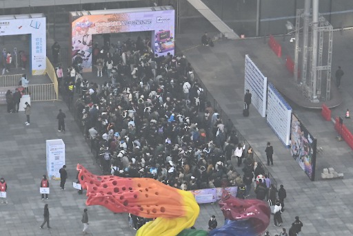 ���������꡼ No.044�Υ���ͥ������ / �������Υ���ǥ��������।�٥�ȡ�WePlay Expo 2025�פ����롣�����ܡ���Ÿ�����ZFX�פȹ�Ʊ���Ťǡ���쵬�Ϥ�1.5��Ķ�ˡ�WePlay2025��