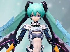 初音ミクがメカっぽくなって合金可動フィギュアに。本日から秋葉原で開催されている「METAL BUILD EXPO」をレポート