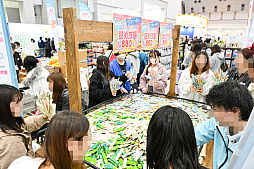 画像ギャラリー No.027のサムネイル画像 / 犬猫のお写真をいっぱい撮っただけでゴメンナサイ！　おもしろワンニャンアイテムたくさんの“インターペット2026”