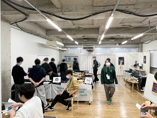 画像ギャラリー No.003のサムネイル画像 / 「TOKYO INDIE GAMES SUMMIT 2026」出展作品レポート（変わったコントローラ編）。ピザを焼き，ポップコーンを頂戴し，ビールで流し込んだ末，レジェンドクリエイターと遊んだ