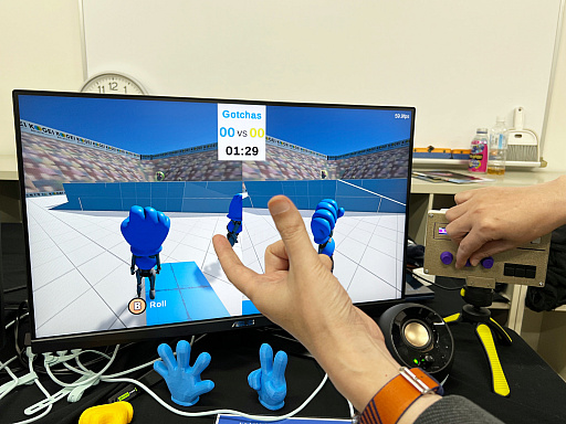 画像ギャラリー No.034のサムネイル画像 / 「TOKYO INDIE GAMES SUMMIT 2026」出展作品レポート（変わったコントローラ編）。ピザを焼き，ポップコーンを頂戴し，ビールで流し込んだ末，レジェンドクリエイターと遊んだ