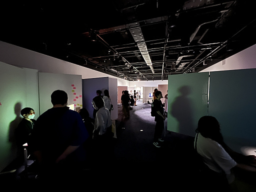 画像ギャラリー No.003のサムネイル画像 / インディーゲーム展覧会「Dissonance #1『不穏』」レポート。恐怖の手前にある「気配」と，欠落の美学が紡ぐゲーム体験とは