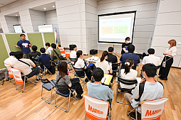 画像ギャラリー No.006のサムネイル画像 / ゲーム業界に特化した就活イベント,第3回「キャリアクエスト」開催。国内ゲームメーカー7社が業界で働きたい学生に企業説明会を実施