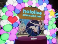 ホロライブEXPO会場を訪れた気分を味わいながら，異変を見つけ，脱出を目指す「HoloExpo20XX」，Steamで配信開始。価格は無料