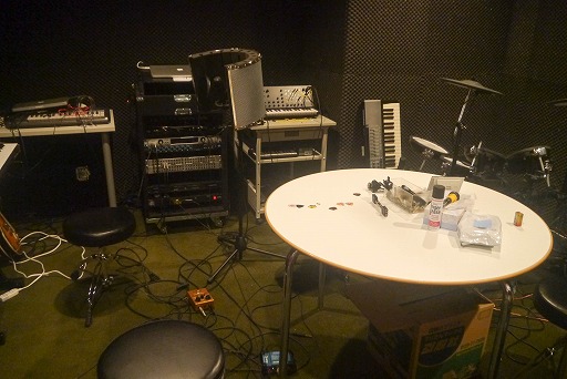 ���������꡼ No.008�Υ���ͥ������ / ����Ӥ˥ϥ�С�������դ�ޤ�VR�������DEAD HUNGRY�ס����γ�ȯ���ä�ʹ���� ���塼�������ॹ�ο����ե�������Ϫ�ܥѡ��ƥ������ͻҤ⤪�Ϥ�