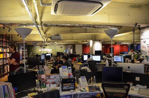 ���������꡼ No.013�Υ���ͥ������ / ����Ӥ˥ϥ�С�������դ�ޤ�VR�������DEAD HUNGRY�ס����γ�ȯ���ä�ʹ���� ���塼�������ॹ�ο����ե�������Ϫ�ܥѡ��ƥ������ͻҤ⤪�Ϥ�