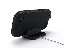 画像ギャラリー No.007のサムネイル画像 / 装着したまま充電スタンドを利用できるWii U GamePad用シリコンカバー