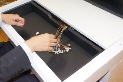 画像ギャラリー No.016のサムネイル画像 / アーケードゲーマーの夢がついに実現。自宅をゲーセンに変える“アーケード筐体風”ゲームデスク「XAC-1」組み立て&試用レポート