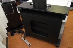 画像ギャラリー No.035のサムネイル画像 / アーケードゲーマーの夢がついに実現。自宅をゲーセンに変える“アーケード筐体風”ゲームデスク「XAC-1」組み立て&試用レポート