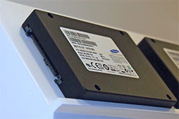 画像ギャラリー No.013のサムネイル画像 / Samsung,SATA比で16倍速いと謳う「NVM Express」対応のSSDを発表