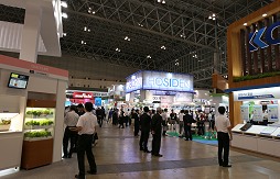 画像ギャラリー No.003のサムネイル画像 / CEATEC JAPAN 2013レポート。4K/8K時代に向けて鎬を削る各社の最新ディスプレイデバイスを紹介