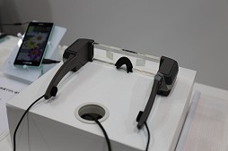 画像ギャラリー No.016のサムネイル画像 / CEATEC JAPAN 2013レポート。4K/8K時代に向けて鎬を削る各社の最新ディスプレイデバイスを紹介