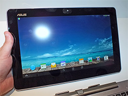 画像ギャラリー No.003のサムネイル画像 / ASUS,Androidタブレット+PCの「3-in-1デバイス」など,2013年冬モデルのタブレット&ノートPCを発表