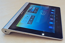 画像ギャラリー No.017のサムネイル画像 / Lenovo,持たずに使えるスタンド付きAndroidタブレット「YOGA TABLET」を発表。国内展開予定のゲーマー向けPCもちら見せ