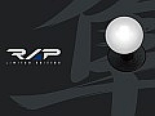 ボタンとレバーにHORIオリジナルの「隼」「玄」を採用した「リアル