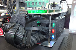 画像ギャラリー No.007のサムネイル画像 / Haswell時代の電源ユニットは最小電流に注目? 新型電源ユニットが披露された「玄人志向大感謝祭」レポート