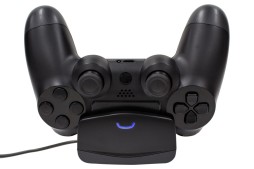 画像集#005のサムネイル/アンサー,縦置きスタンドなどPS4用周辺機器6製品を2月22日発売