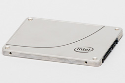 画像集#005のサムネイル/Intelの新しいPC向けSSD「SSD 730」を試す。データセンター向けSSDをPC向けにチューンしたモデルは，日常的な用途で速かった