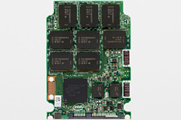 画像集#009のサムネイル/Intelの新しいPC向けSSD「SSD 730」を試す。データセンター向けSSDをPC向けにチューンしたモデルは，日常的な用途で速かった