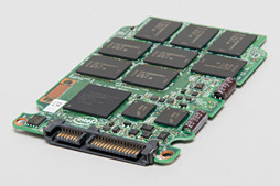 画像集#013のサムネイル/Intelの新しいPC向けSSD「SSD 730」を試す。データセンター向けSSDをPC向けにチューンしたモデルは，日常的な用途で速かった