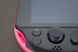 画像集#006のサムネイル/アンサー,3DS LLおよび新型PS Vita用のガラス製液晶保護フィルムとWii&Wii U用USBフラッシュメモリ,Wii U用マイクカバーを発売