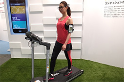 画像集#012のサムネイル/JINS,視線移動やまばたきを検出してスマホアプリを動かせる眼鏡「JINS MEME」を発表