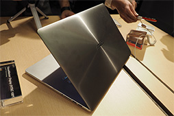 ꡼ No.012Υͥ / COMPUTEX5-in-1ιΥΡPC4KվܤΥϥɥΡPCо졣ASUSץ쥹ե󥹥ݡ