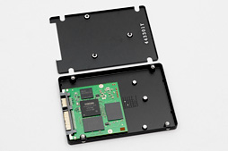 画像集#006のサムネイル/「SSD 850 PRO」レビュー。新世代フラッシュメモリ「3D V-NAND」の採用でSamsungのSSDは何が変わったのか