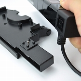 画像ギャラリー No.004のサムネイル画像 / ゲームテック,Wii UのセンサーバーとPS4用カメラをまとめてテレビの上に設置できるマウンターを発売。ファン&USBハブ搭載のPS4用スタンドも