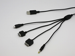 画像集#002のサムネイル/PSVやDUALSHOCK 4,スマホなどの充電に対応したマルチ充電ケーブル