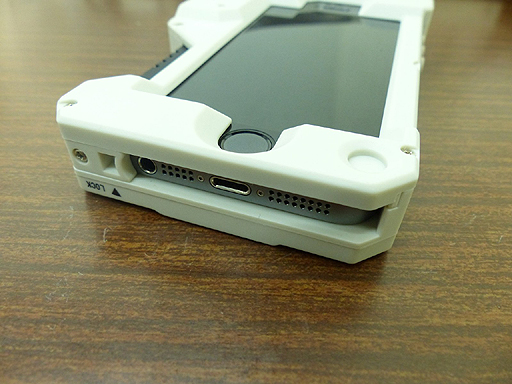 TGS 2014］KONAMIの物販ブースでiPhone 5/5s専用ケース「iDROID型