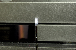 画像ギャラリー No.035のサムネイル画像 / PS4と一体化した状態で使えるHORI製の小型液晶ディスプレイを試す。“シリーズ最新作”の出来映えはいかに?