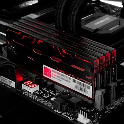 画像ギャラリー No.007のサムネイル画像 / ゲーマー向けと謳われるAVEXIR製DDR4メモリモジュールが発売に