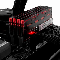 画像ギャラリー No.008のサムネイル画像 / ゲーマー向けと謳われるAVEXIR製DDR4メモリモジュールが発売に
