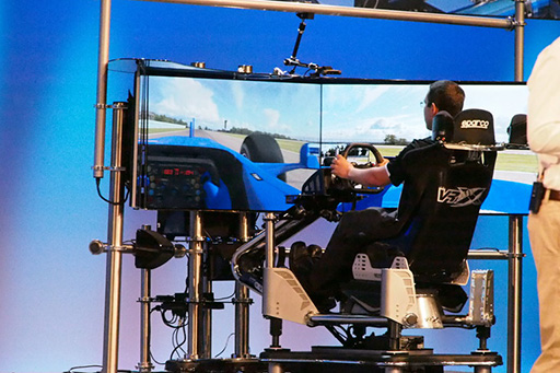 画像ギャラリー No.004のサムネイル画像 / ゲーム用途にも広がる3Dカメラ技術「RealSense」や,話題の高速メモリ「3D XPoint」によるSSDのデモが披露されたIDF 2015 基調講演レポート