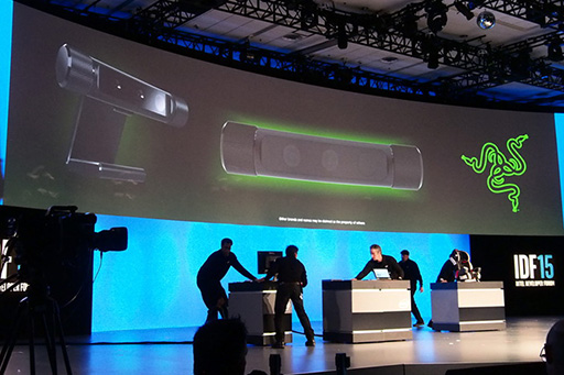 画像ギャラリー No.005のサムネイル画像 / ゲーム用途にも広がる3Dカメラ技術「RealSense」や,話題の高速メモリ「3D XPoint」によるSSDのデモが披露されたIDF 2015 基調講演レポート