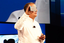 画像ギャラリー No.007のサムネイル画像 / ゲーム用途にも広がる3Dカメラ技術「RealSense」や,話題の高速メモリ「3D XPoint」によるSSDのデモが披露されたIDF 2015 基調講演レポート