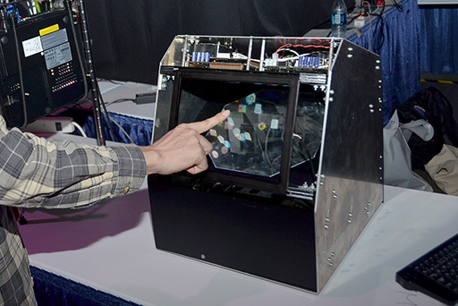 画像ギャラリー No.014のサムネイル画像 / 空中に描かれた「触れる絵」やリアルな立体映像など,日本の研究者による展示をまとめたSIGGRAPH 2015のEmerging Technologiesレポート後編