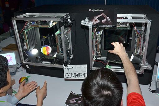 画像ギャラリー No.021のサムネイル画像 / 空中に描かれた「触れる絵」やリアルな立体映像など,日本の研究者による展示をまとめたSIGGRAPH 2015のEmerging Technologiesレポート後編