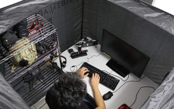 画像集 005 集中力を高めたいゲーマーに向けた デスク周りに張る