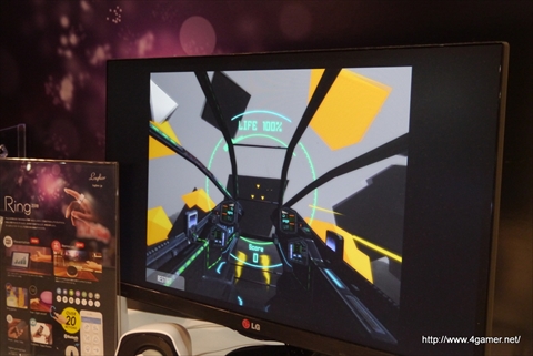 画像集#006のサムネイル/［TGS 2015］スマホに触らず操作ができる“魔法の指輪”こと「Ring ZERO」で，戦闘機を操作する3Dシューティングゲームを遊んでみた