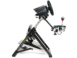 画像ギャラリー No.004のサムネイル画像 / 「競技車両の運転席」を実現するためのスタンド&シートセットが発売。約11万5000円