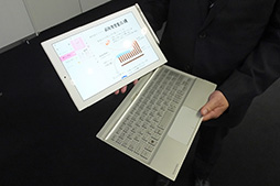 画像ギャラリー No.004のサムネイル画像 / 東芝,12インチ級で世界最軽量約569gの2-in-1 PC「dynaPad N72」を発表。Surface Pro 4のライバルとなるか